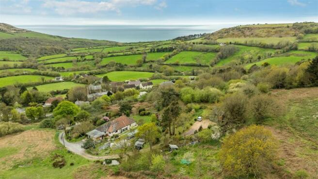 4 bed property, in Morcombelake, £800,000