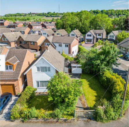 2 bed property, in Reid Park Avenue, £280,000