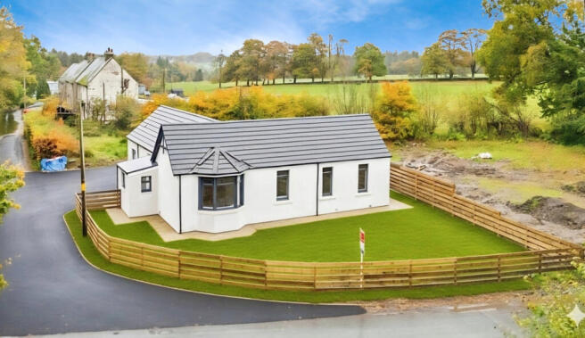 5 bed property, in Damhill Lodge Lanark ML11, £399,995