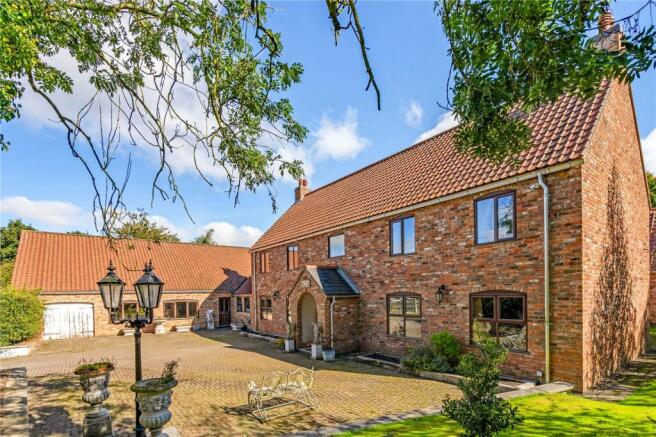 5 bed property, in Three Penny House, £695,000