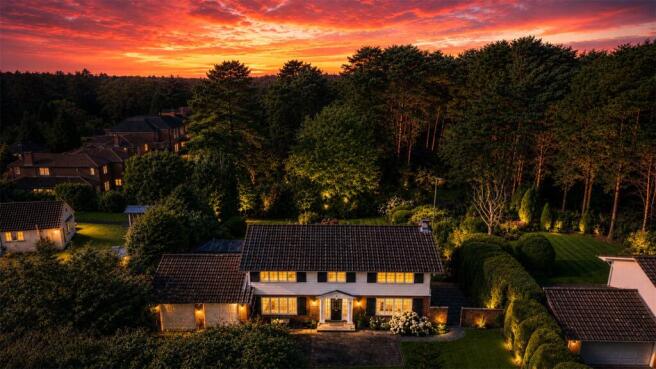 4 bed property, in Woodlands Ride, £1,350,000