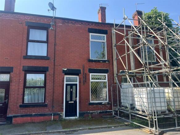 2 bed property, in Foundry Street, £40,000