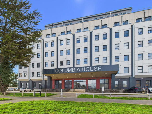 1 bed property, in Columbia House 4, £165,000