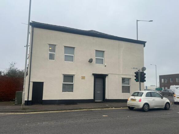 13 bed property, in Bow Lane, £580,000