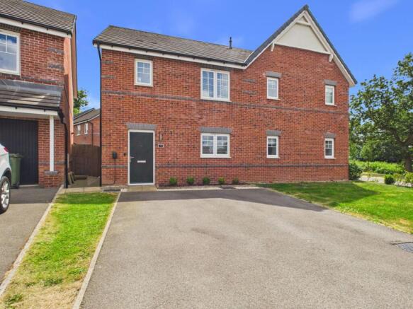 3 bed property, in White Ash Road, £260,000
