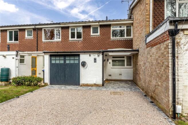4 bed property, in Green Lane Close, £539,950