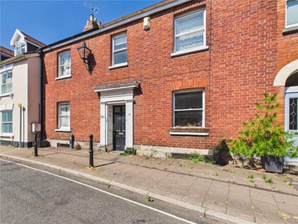 3 bed property, in Castle Street, £285,000