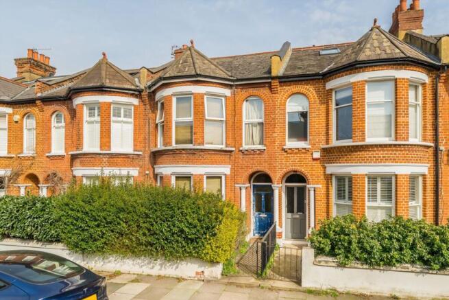 4 bed property, in Haverhill Road, £1,100,000