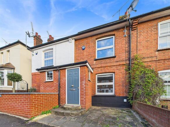 2 bed property, in Chase Road, £400,000