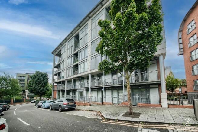 2 bed property, in Alfred Knight Way, £115,000