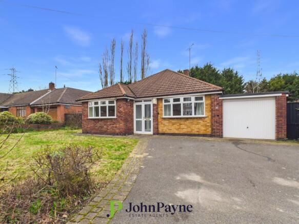 3 bed property, in Pilkington Road, £400,000