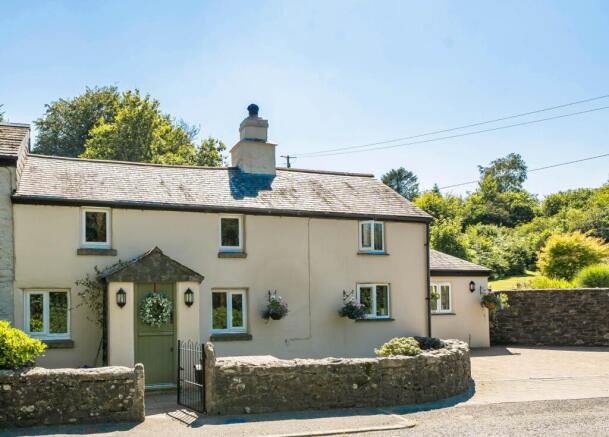3 bed property, in Clitters, £425,000