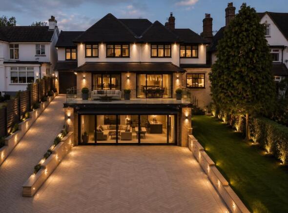 5 bed property, in Longwood Road, £1,250,000