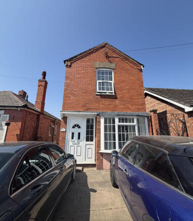 3 bed property, in Church Road, £145,000