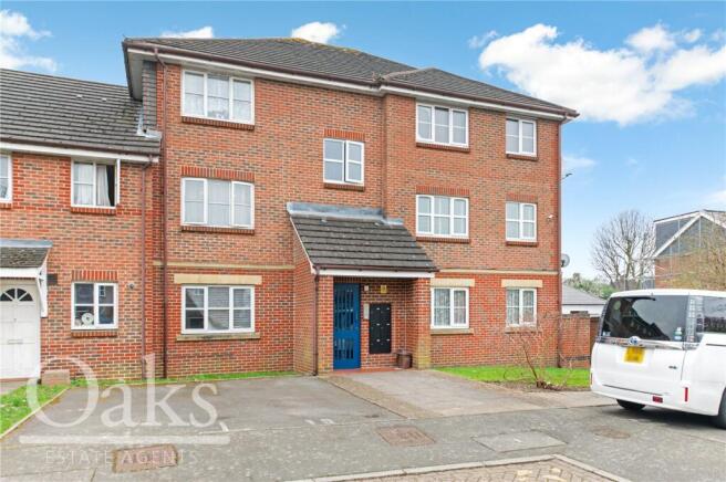 1 bed property, in Kennedy Close, £240,000