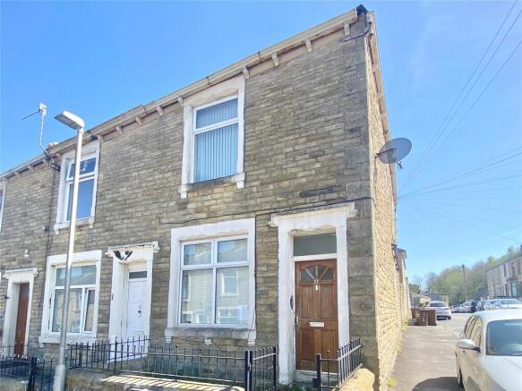 3 bed property, in Hopwood St, £80,000