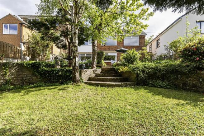 4 bed property, in Tanyard Road, £375,000