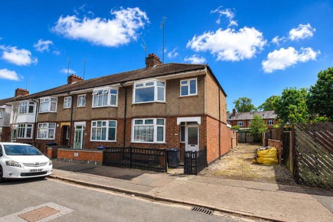 3 bed property, in Penrhyn Road, £160,000