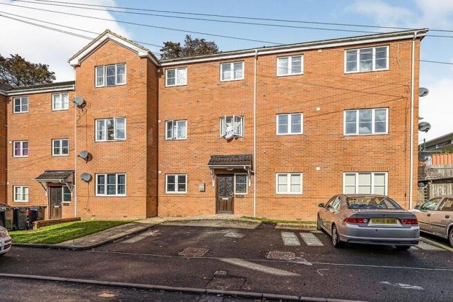 2 bed property, in Abberley Court, £65,000