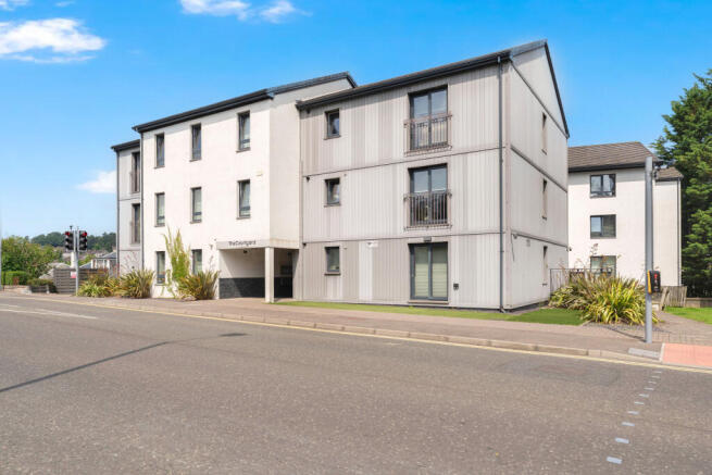 1 bed property, in Jeanfield Road, £125,000