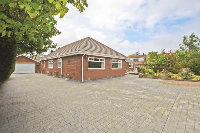 4 bed property, in Garstang Road East, £550,000