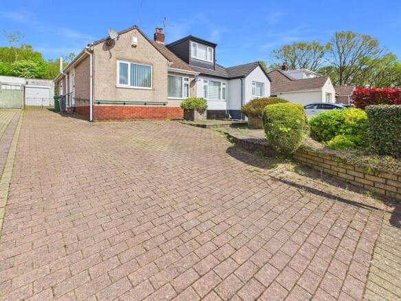 2 bed property, in Gron Ffordd, £340,000