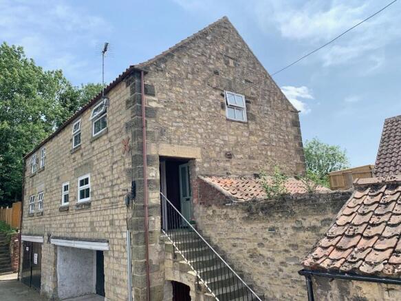 1 bed property, in Park Street, £132,500