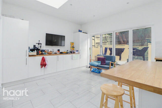 5 bed property, in Wembley, £725,000