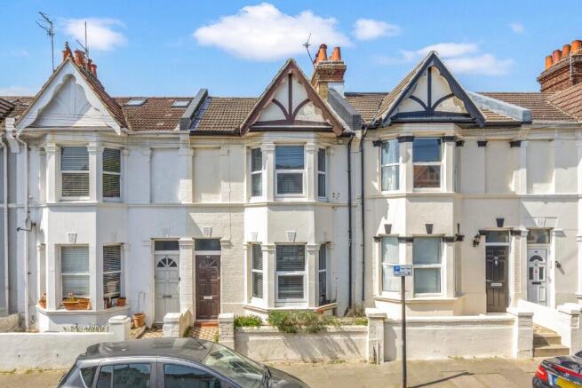 3 bed property, in Tamworth Road, £550,000