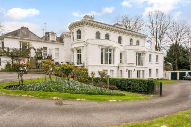 1 bed property, in Fulmer Road, £525,000