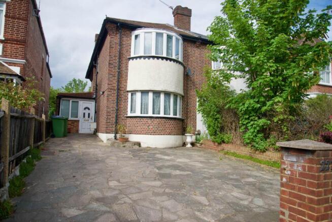 4 bed property, in Shooters Hill Road, £625,000