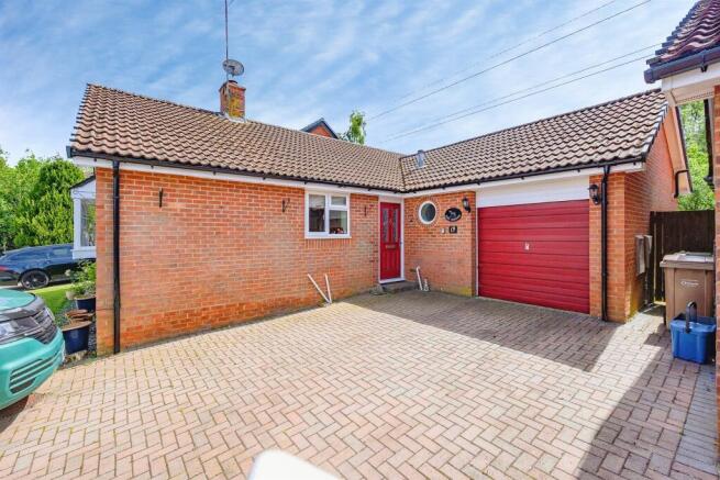 3 bed property, in Gilder Close, £425,000