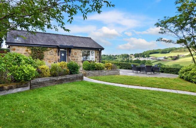 3 bed property, in Hazelwood Road, £650,000