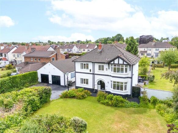 4 bed property, in Trumans Lane, £660,000