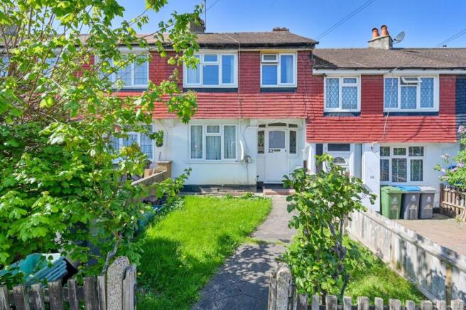 3 bed property, in Meadway, £465,000
