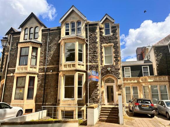 Land, in St. Andrews Crescent, £795,000