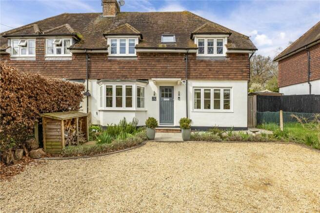 3 bed property, in Village Lane, £825,000