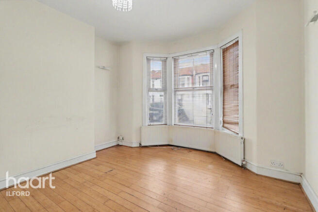 3 bed property, in Holmwood Road, £475,000
