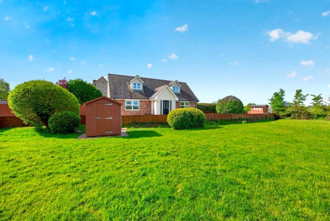 3 bed property, in Station Road, £575,000