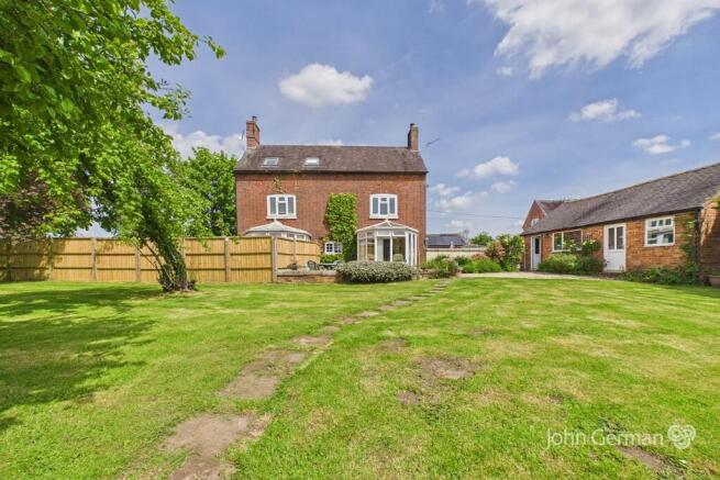 2 bed property, in Marston Bank, £550,000