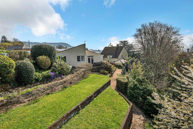 3 bed property, in Sidmount Gardens, £750,000