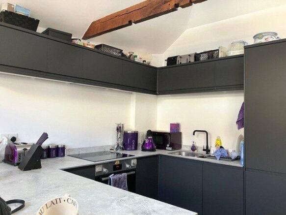 1 bed property, in Stanstead Road, £315,000