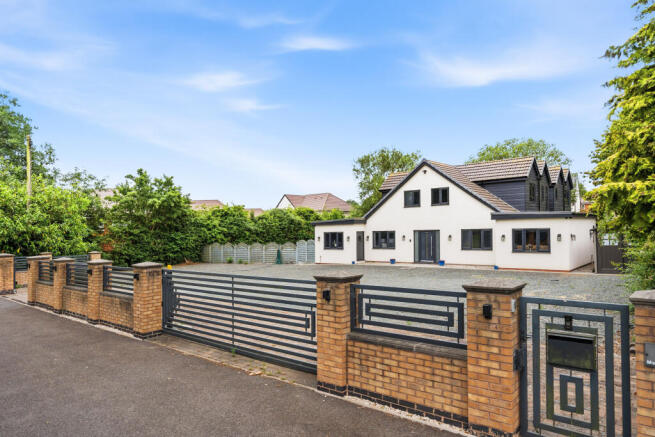 5 bed property, in Meriden Road, £1,200,000