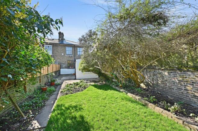 3 bed property, in Paddenswick Road, £1,250,000