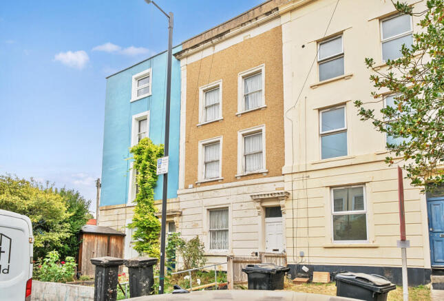 6 bed property, in Albert Park, £520,000