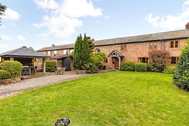 5 bed property, in Wervin, £700,000