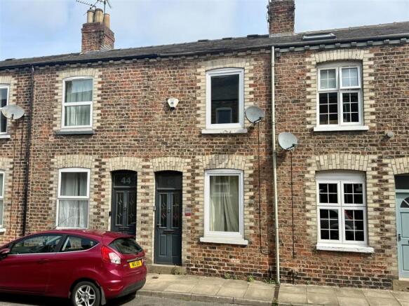 2 bed property, in Lower Ebor Street, £350,000