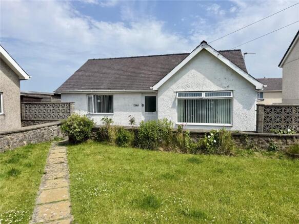 2 bed property, in Ffordd Cildwrn, £185,000