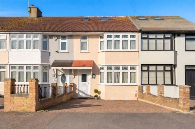 3 bed property, in Highfield Road, £500,000