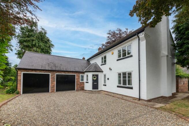 4 bed property, in The Old Carriageyard Marford Hill Wrexham LL12 8SW, £600,000